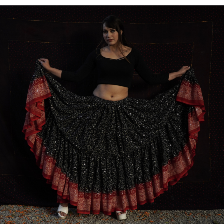How to style a 25 yard skirt for different occasions