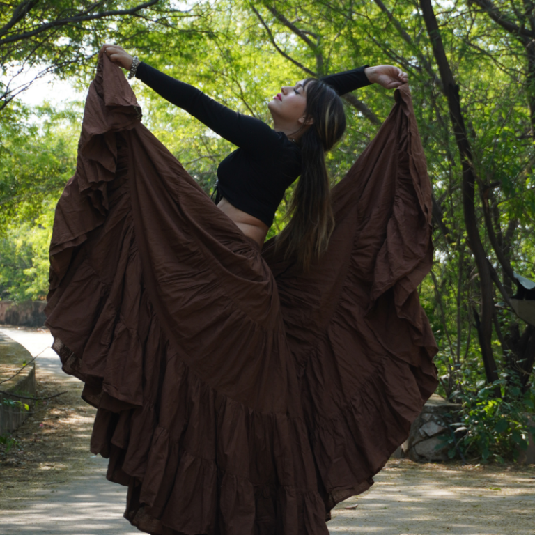How to wear a 25 yard skirt